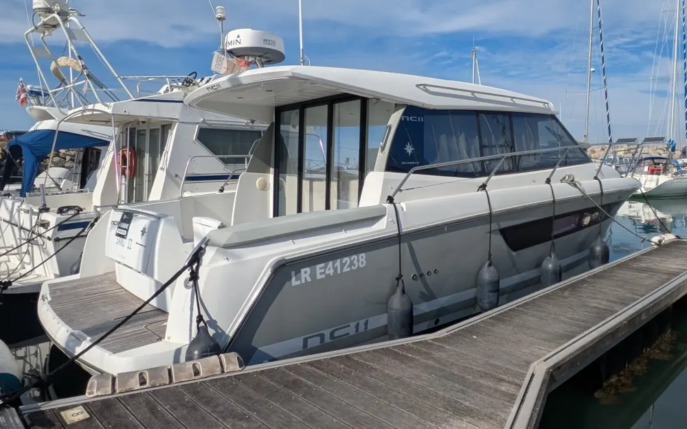 slider 1 Jeanneau NC 11