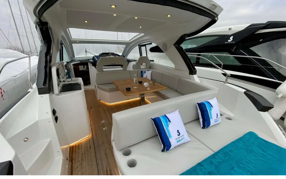 slider 9 Beneteau Gran Turismo 41
