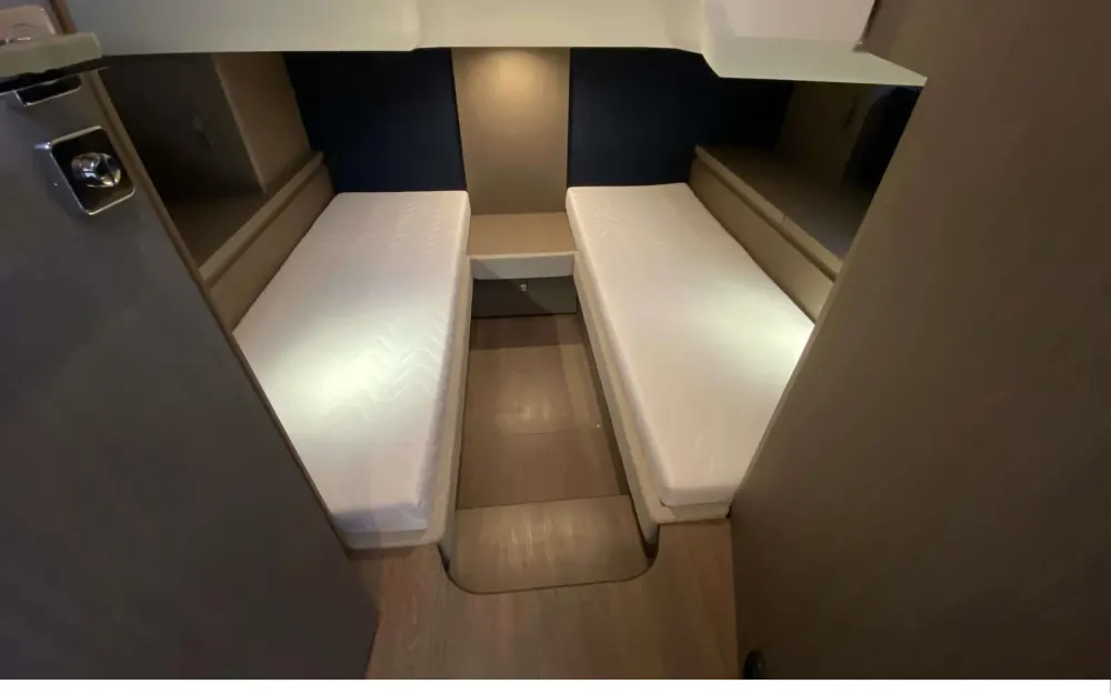 slider 14 Beneteau Gran Turismo 41