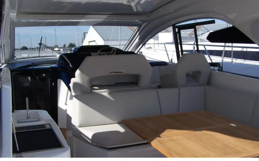 slider 2 Beneteau Gran Turismo 41