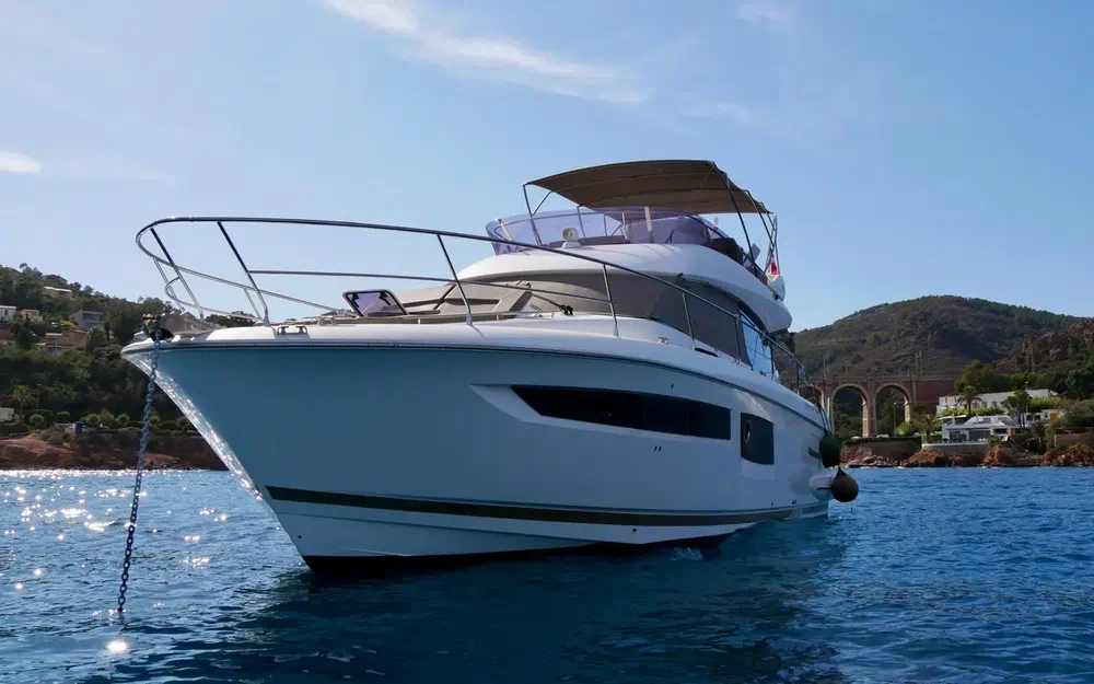 slider 0 Prestige Yachts 500 Fly