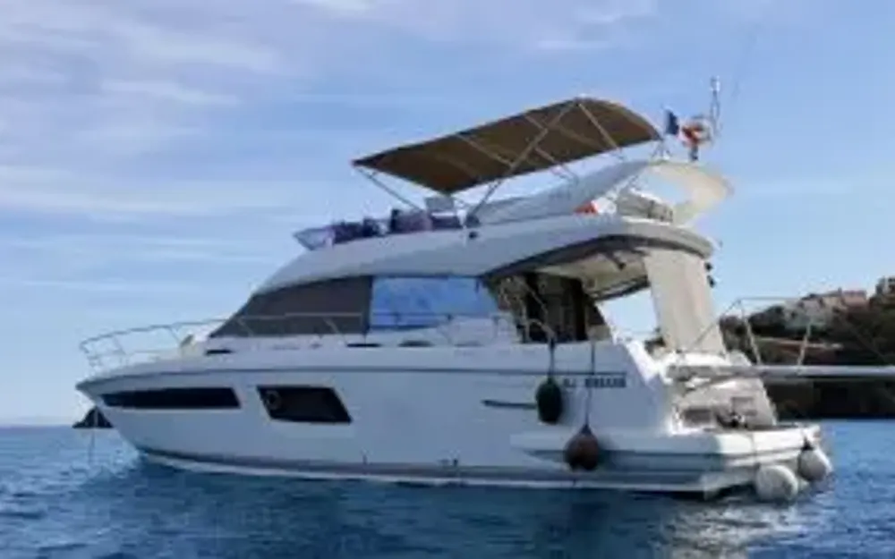 slider 0 Prestige Yachts Prestige 500 Fly