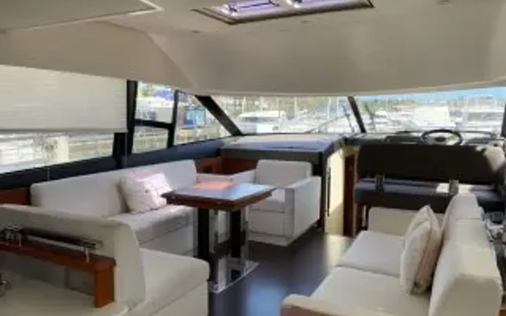 slider 9 Prestige Yachts Prestige 500 Fly