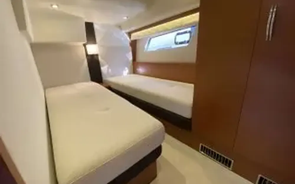 slider 12 Prestige Yachts Prestige 500 Fly