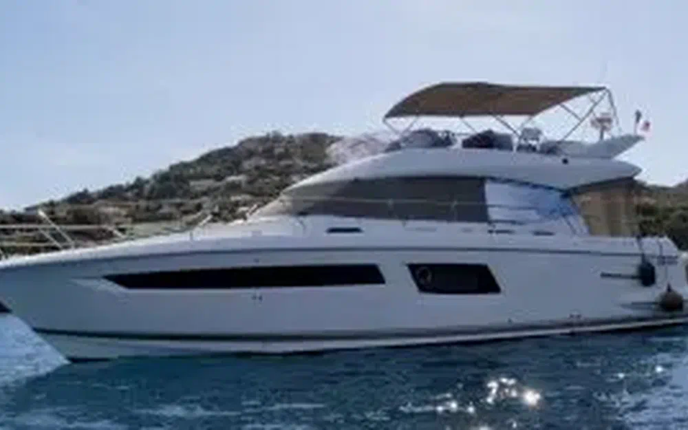 slider 2 Prestige Yachts 500 Fly