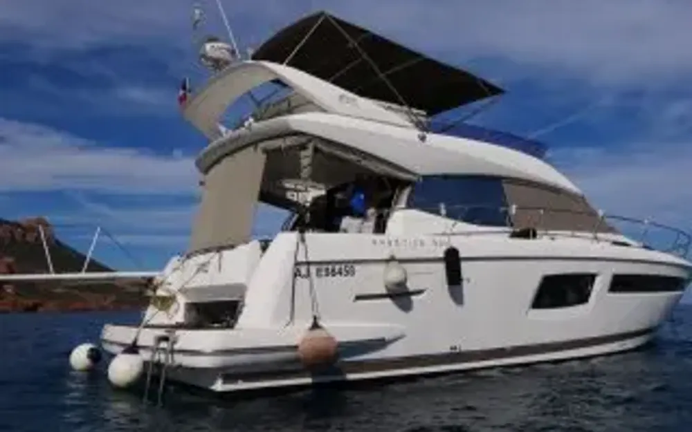 slider 2 Prestige Yachts Prestige 500 Fly