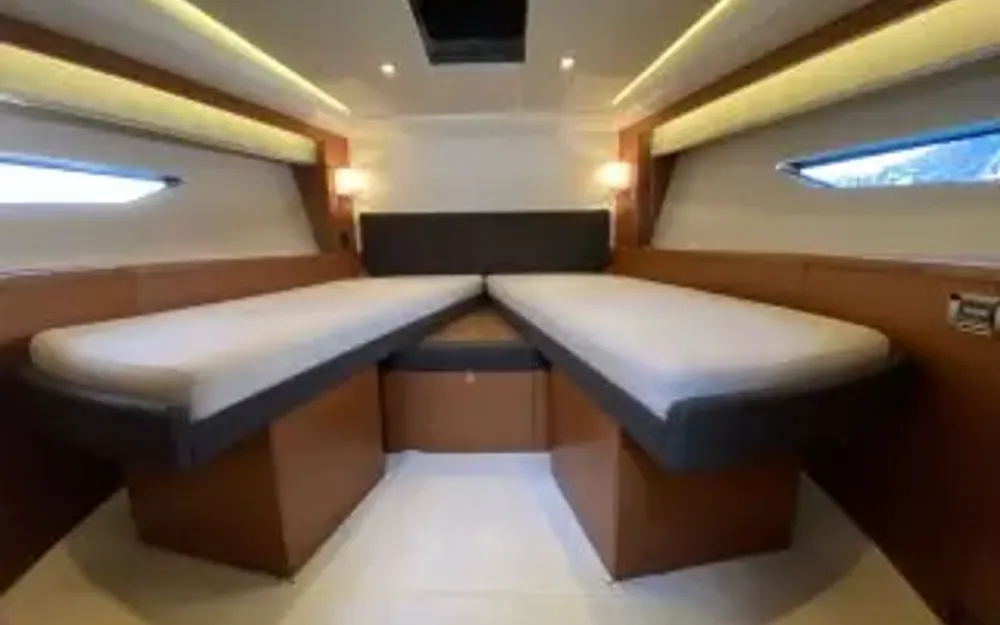 slider 7 Prestige Yachts Prestige 500 Fly