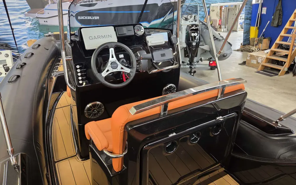 slider 11 Brig Eagle 6.7