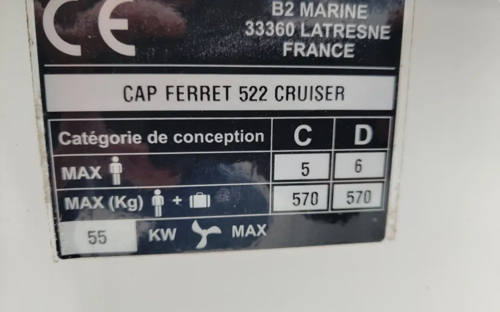 slider 2 B2 Marine Cap Ferret 522Cruiser