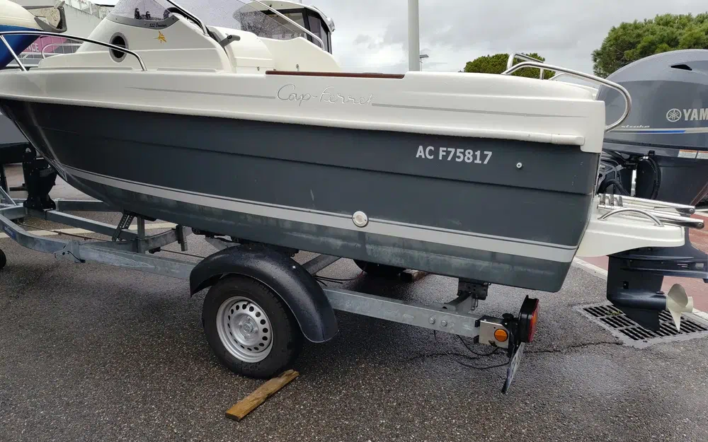 slider 6 B2 Marine Cap Ferret 522