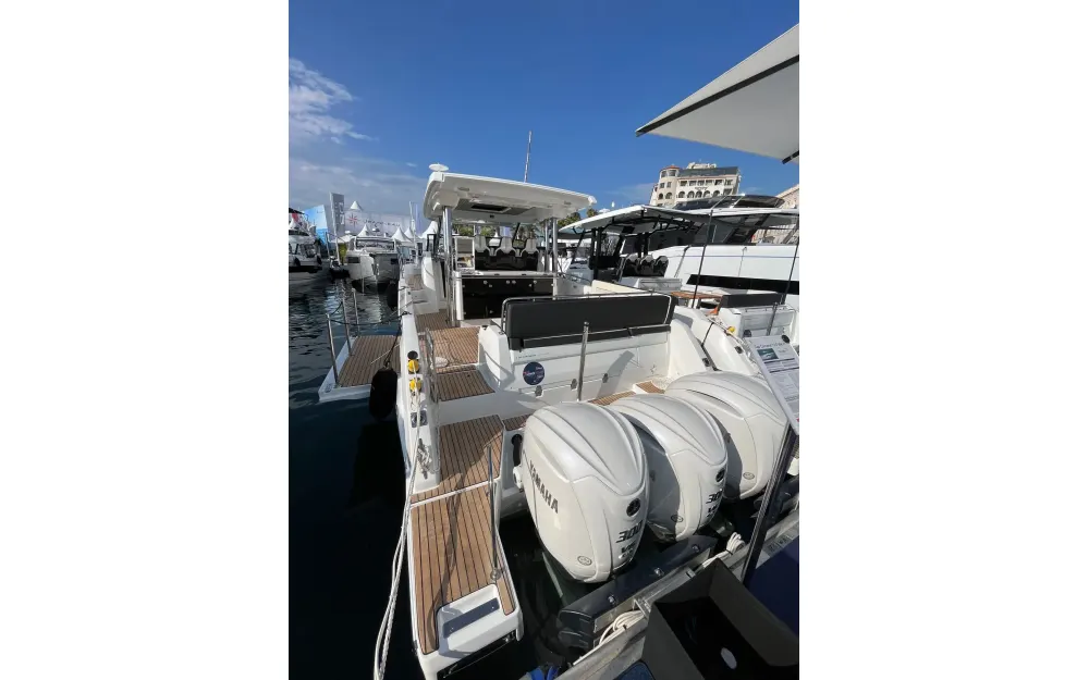 slider 1 Jeanneau Cap Camarat 12.5 WA