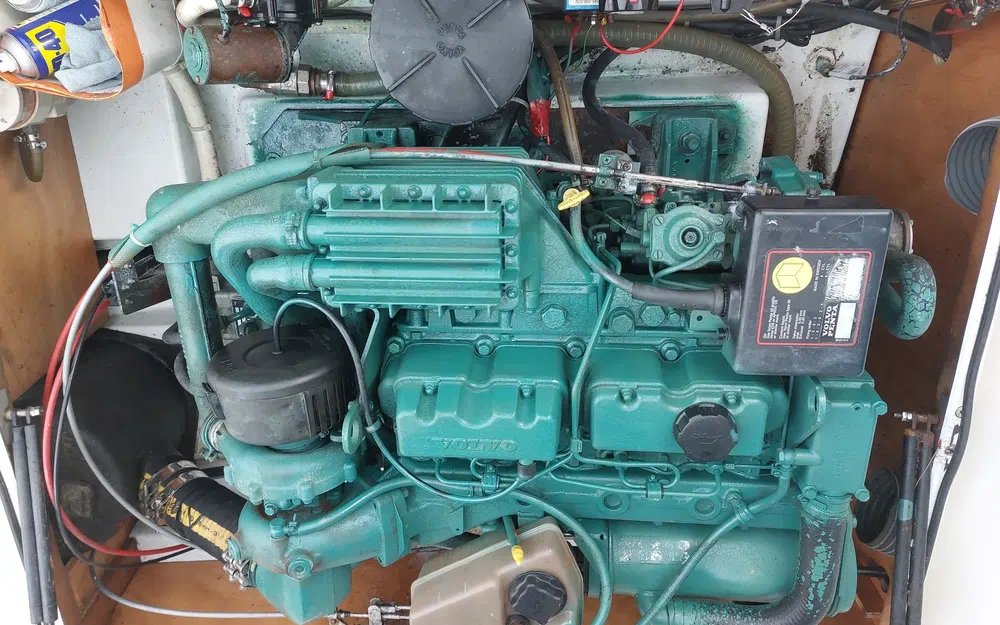 slider 2 Beneteau Antares 7 Fishing