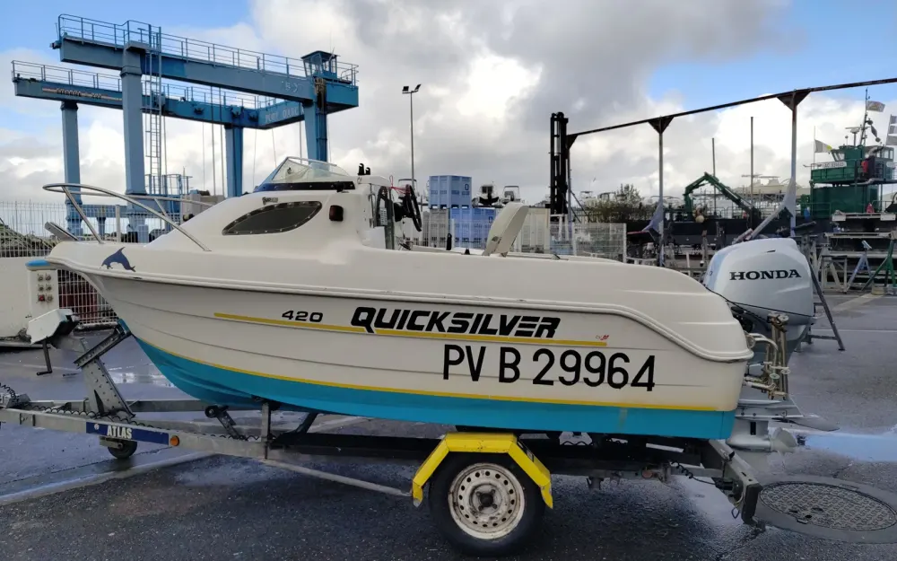 slider 0 Quicksilver Activ 420 Cabin