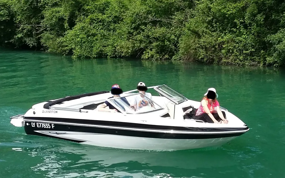 slider 0 Glastron  GT 185