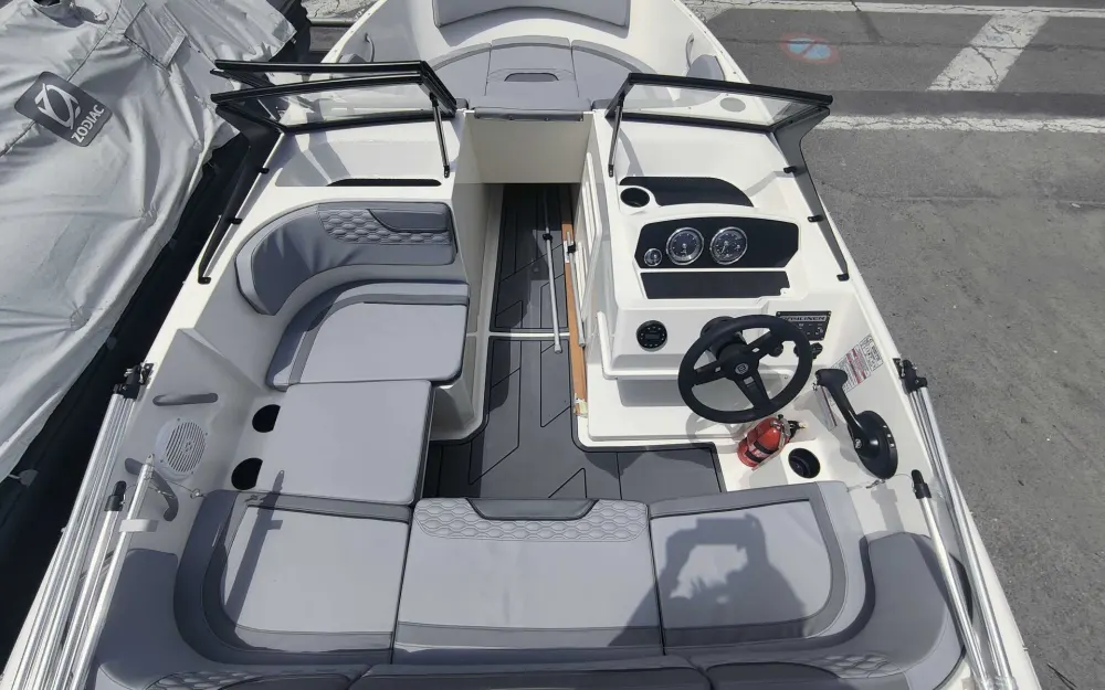 slider 1 Bayliner Element M17