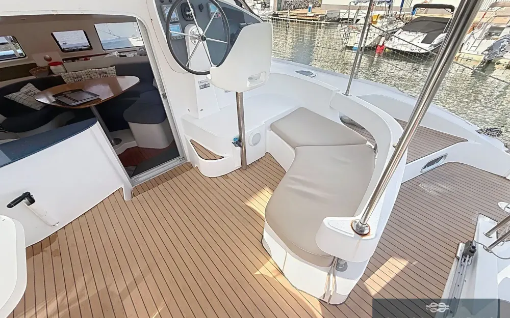 slider 16 Fountaine Pajot Lavezzi 40