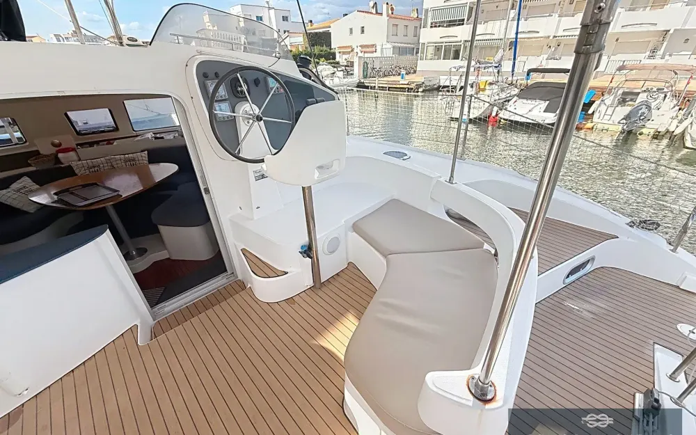 slider 21 Fountaine Pajot Lavezzi 40