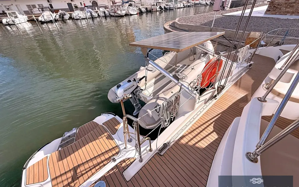 slider 25 Fountaine Pajot Lavezzi 40