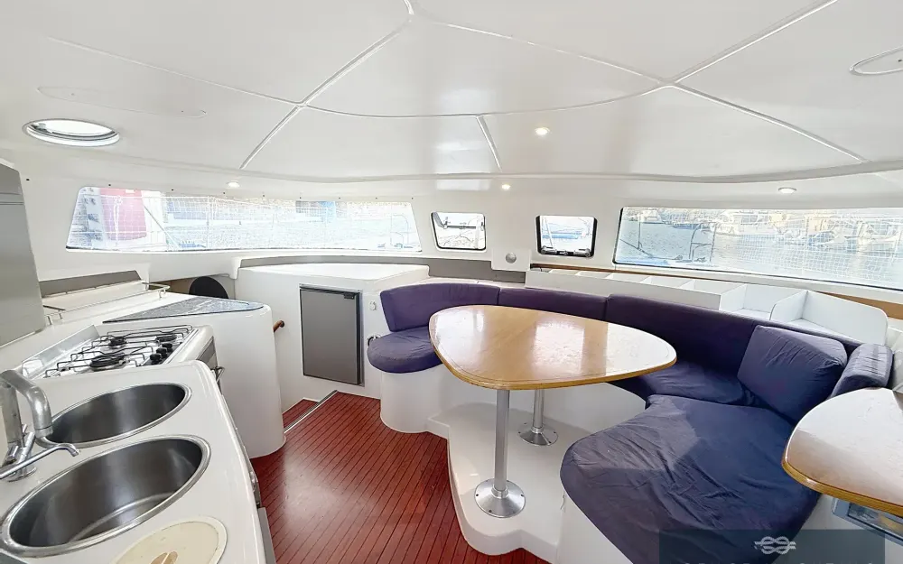 slider 30 Fountaine Pajot Lavezzi 40