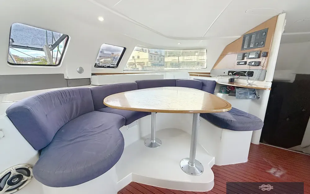slider 33 Fountaine Pajot Lavezzi 40