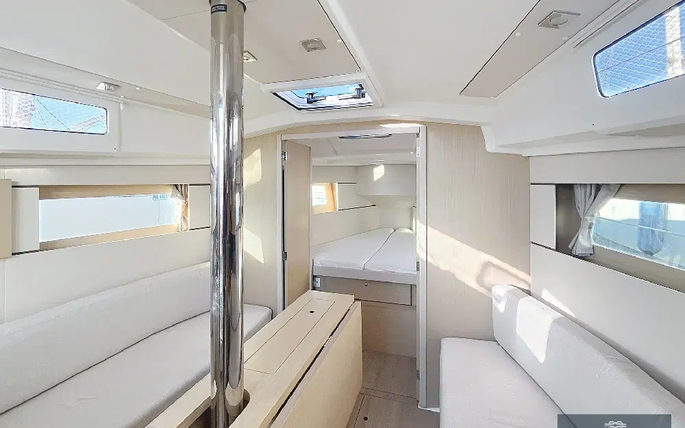 slider 9 Beneteau Oceanis 35.1