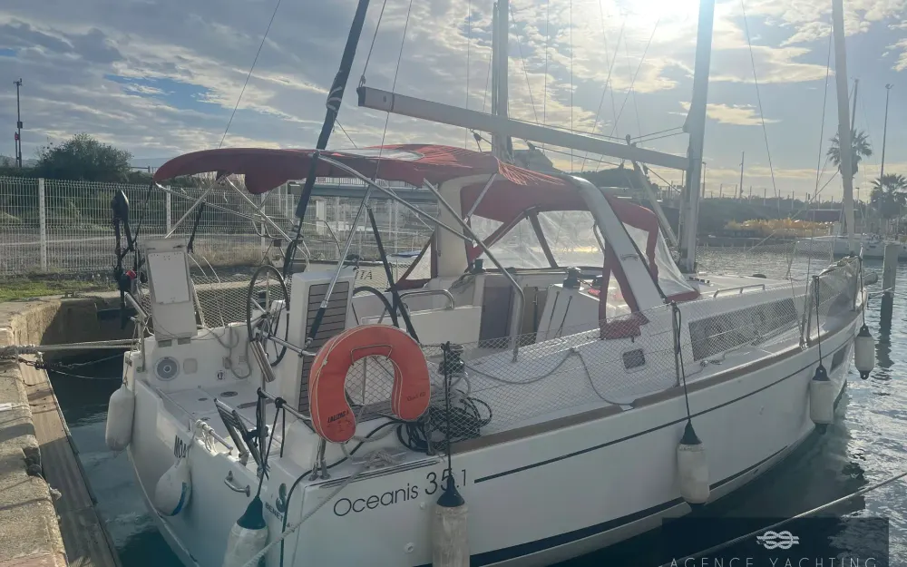 slider 1 Beneteau Oceanis 35.1