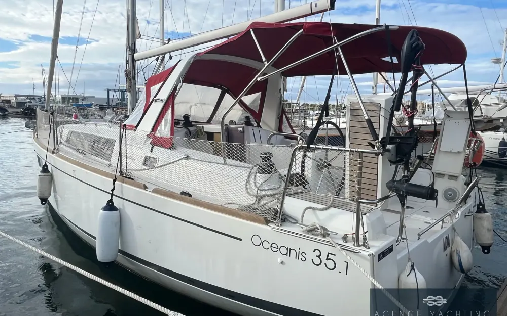 slider 2 Beneteau Oceanis 35.1