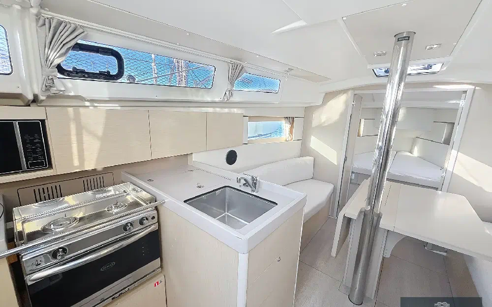 slider 6 Beneteau Oceanis 35.1