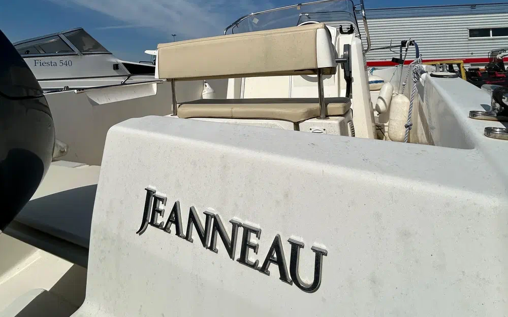 slider 4 Jeanneau Cap Camarat 505