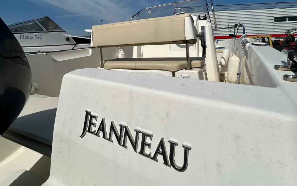 slider 4 Jeanneau Cap Camarat 505 Style