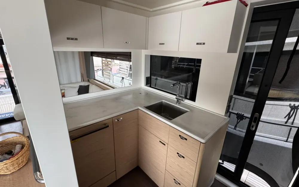 slider 9 Beneteau Grand Trawler 62