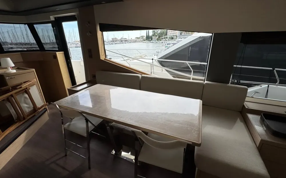 slider 14 Beneteau Grand Trawler 62