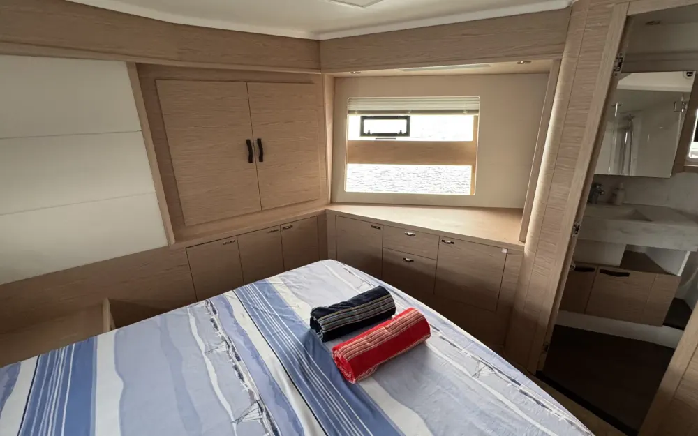 slider 21 Beneteau Grand Trawler 62