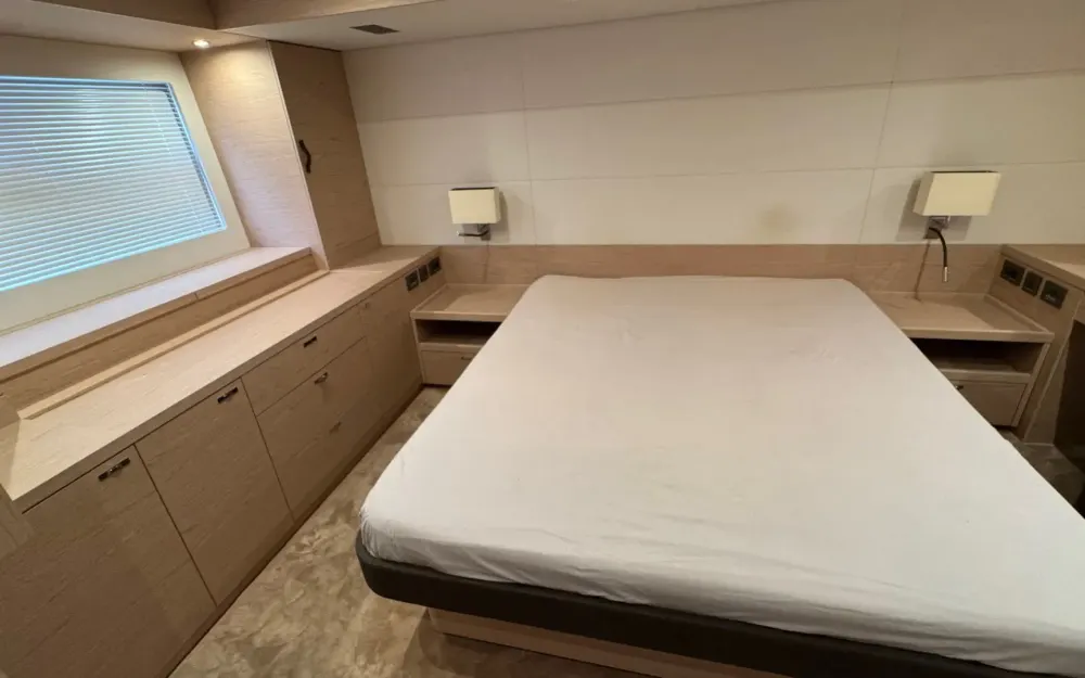 slider 23 Beneteau Grand Trawler 62