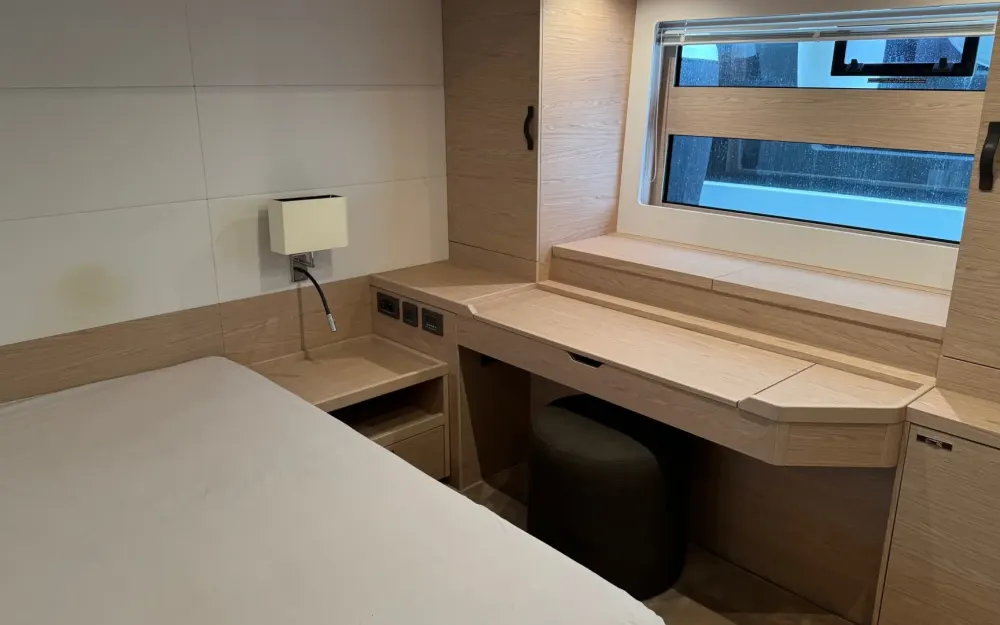 slider 25 Beneteau Grand Trawler 62