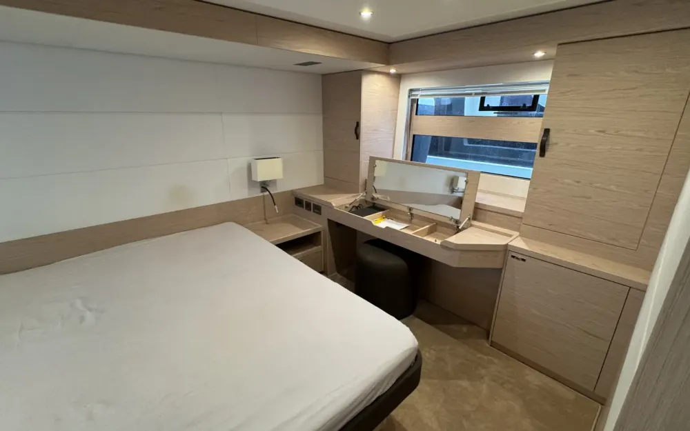slider 26 Beneteau Grand Trawler 62