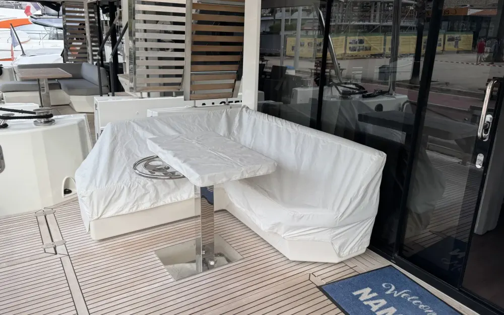 slider 31 Beneteau Grand Trawler 62