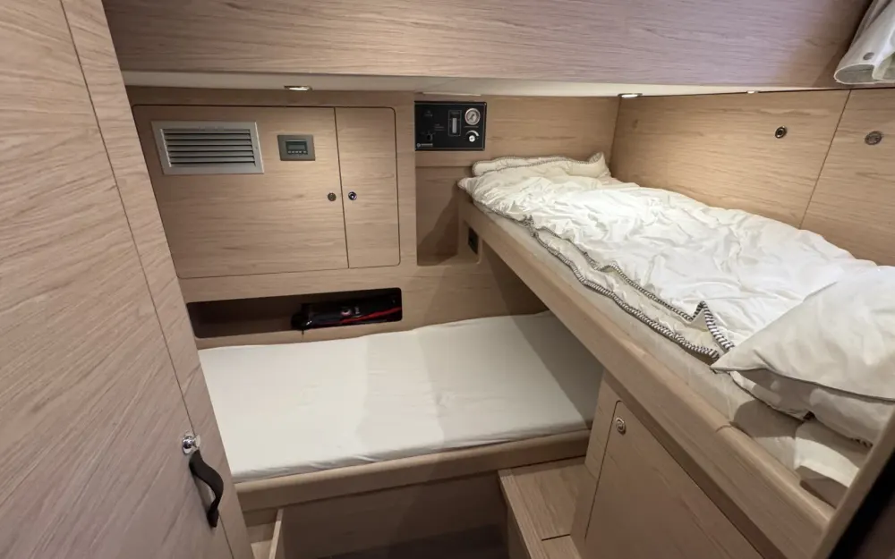slider 37 Beneteau Grand Trawler 62