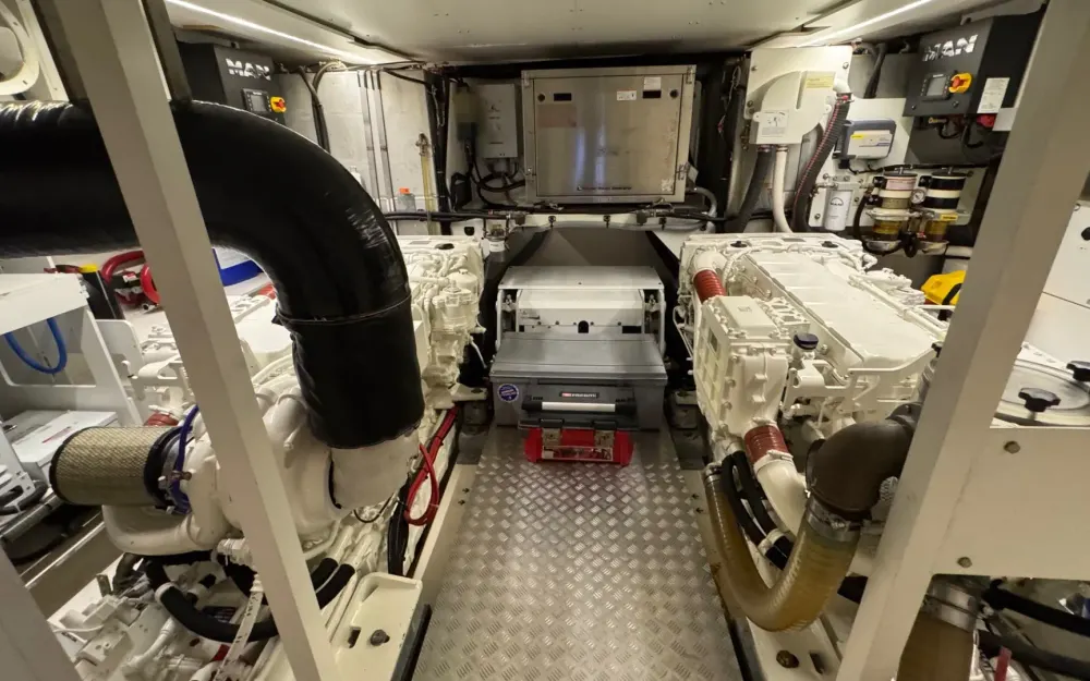slider 39 Beneteau Grand Trawler 62