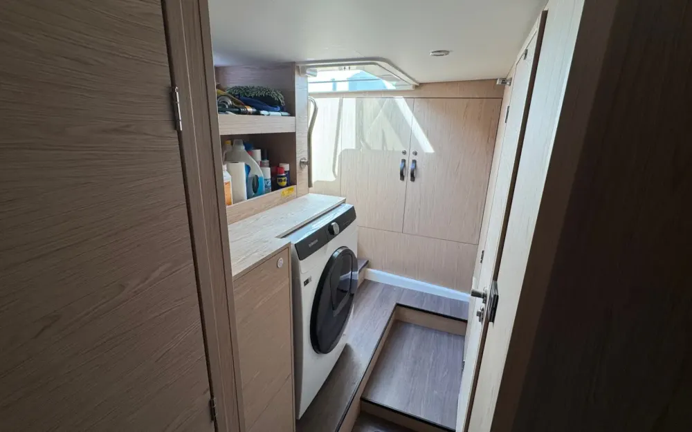 slider 43 Beneteau Grand Trawler 62