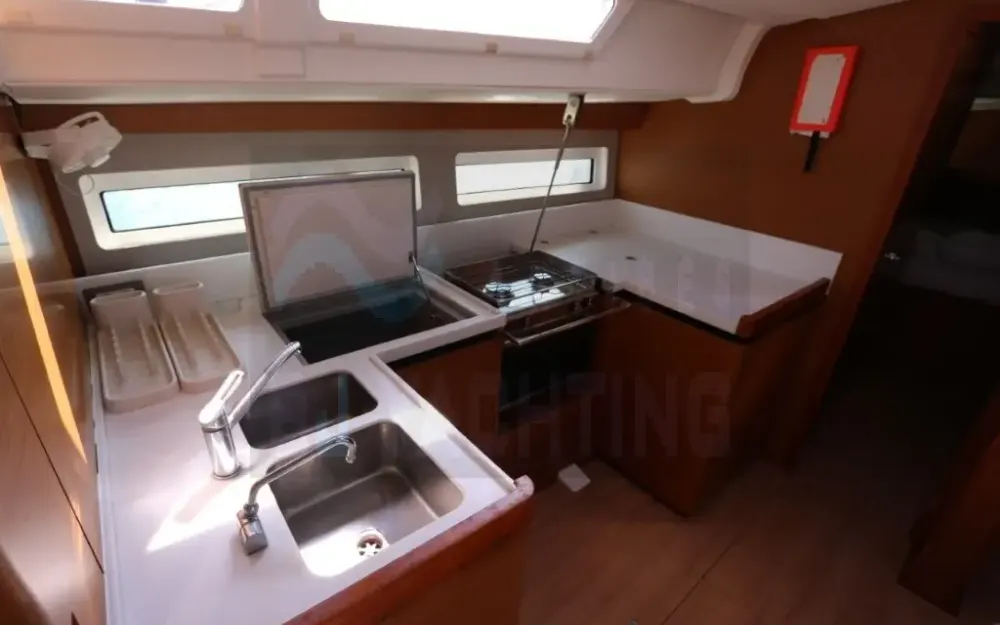 slider 9 Jeanneau Sun Odyssey 490