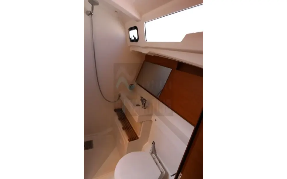 slider 14 Jeanneau Sun Odyssey 490