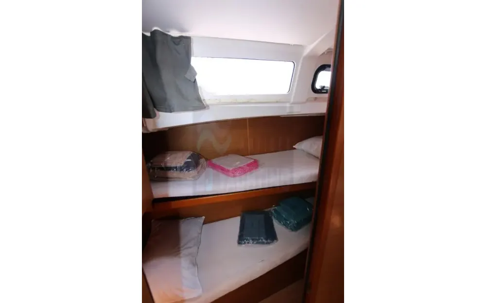 slider 17 Jeanneau Sun Odyssey 490