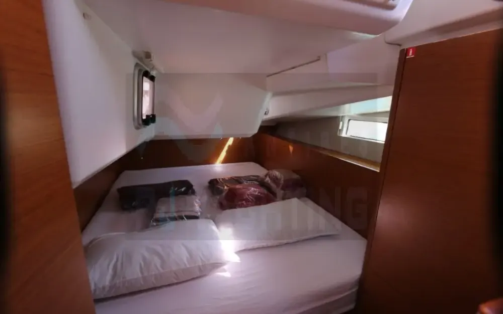 slider 18 Jeanneau Sun Odyssey 490