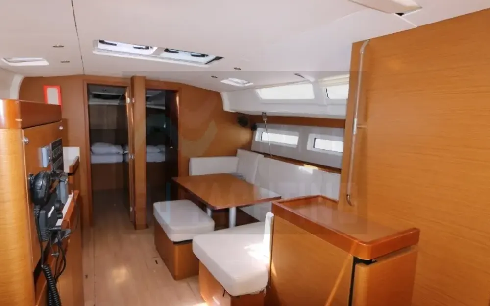 slider 6 Jeanneau Sun Odyssey 490