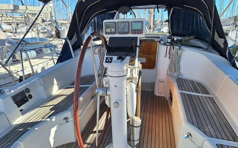 slider 9 Beneteau Oceanis 423