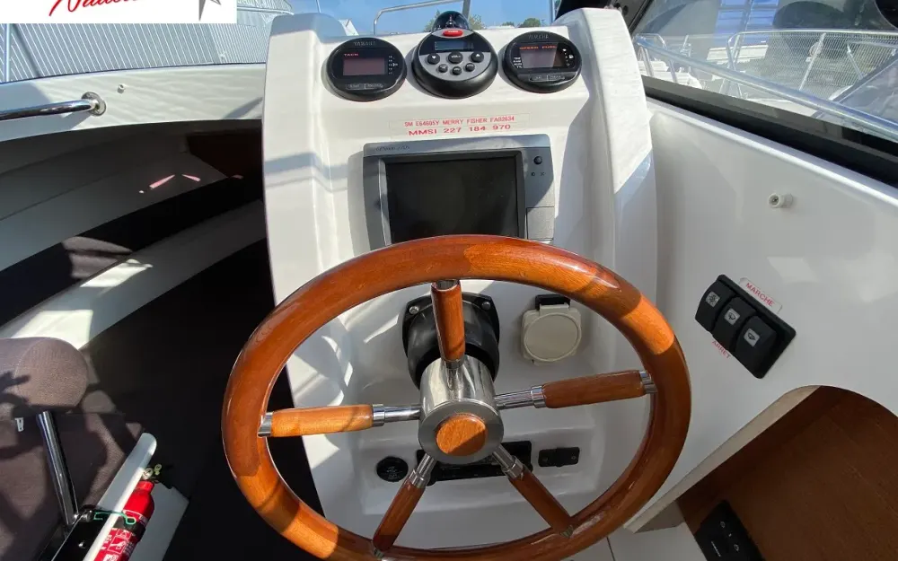 slider 15 Jeanneau Merry Fisher 645