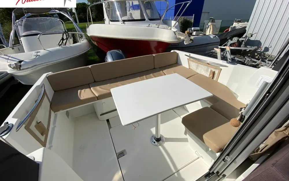 slider 2 Jeanneau Merry Fisher 645