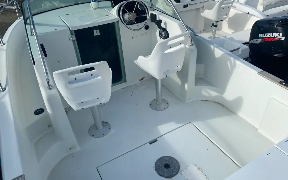 slider 1 Jeanneau Cap Camarat 695 WA