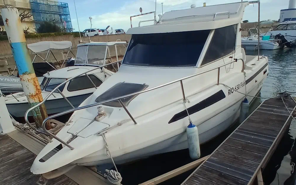 RioRio 650 Cabin Fish